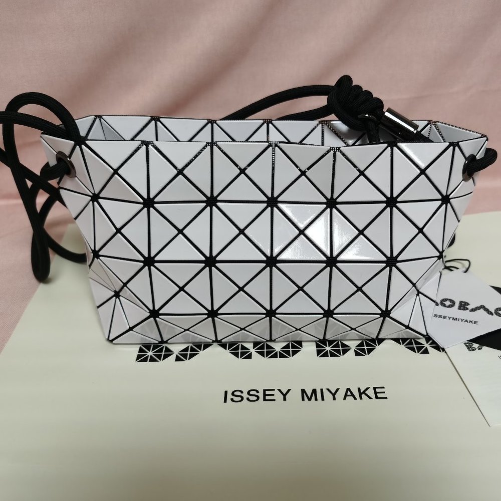NWT Bao Bao Issey Miyake Loop Shoulder Bag White
